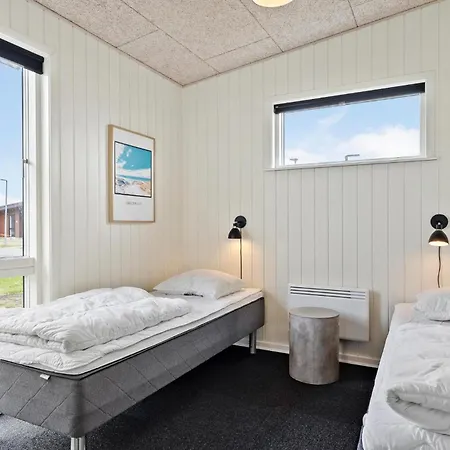 4 Bedroom Beautiful In *