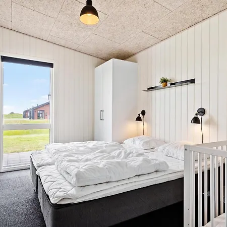 4 Bedroom Beautiful In بيت للعطل Ringkøbing