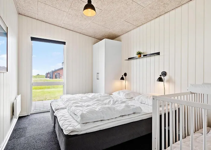 4 Bedroom Beautiful In بيت للعطل Ringkøbing