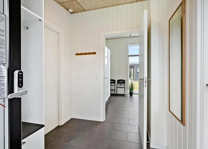 بيت للعطل 4 Bedroom Beautiful In *